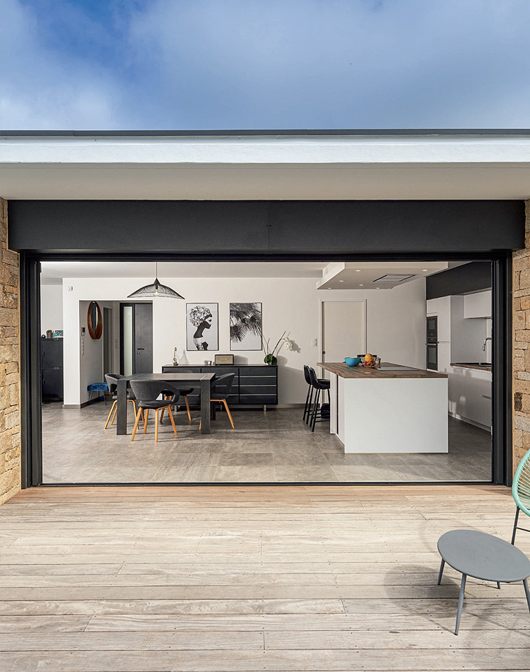 Baies coulissantes à galandage en aluminium KLINE dans le 91 - La Fermeture Parisienne project-slider-image