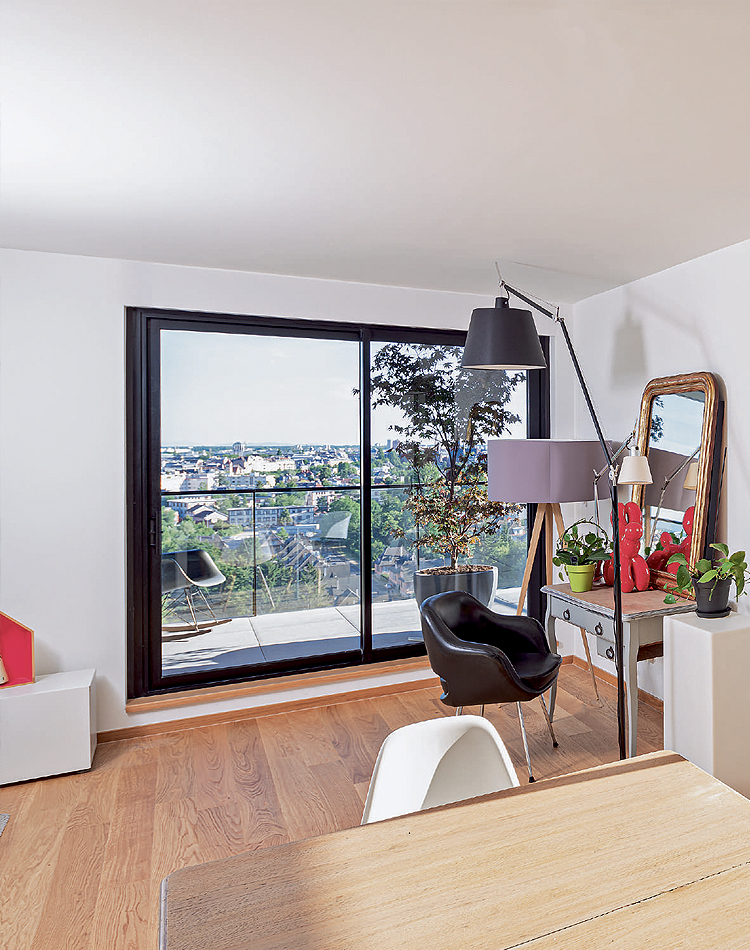 Coulissant en aluminium KLINE à Sainte-Geneviève-des-Bois (91) dans l'Essonne - La Fermeture Parisienne project-slider-image