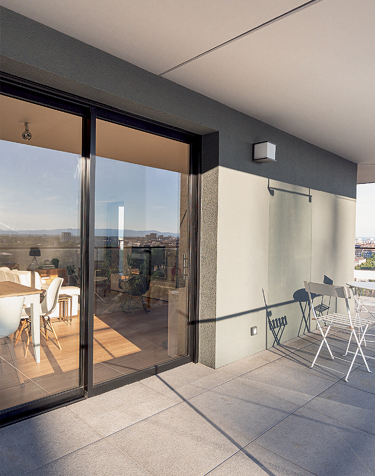 Coulissants en aluminium KLINE à Vigneux-sur-Seine (91) dans l'Essonne - La Fermeture Parisienne project-slider-image