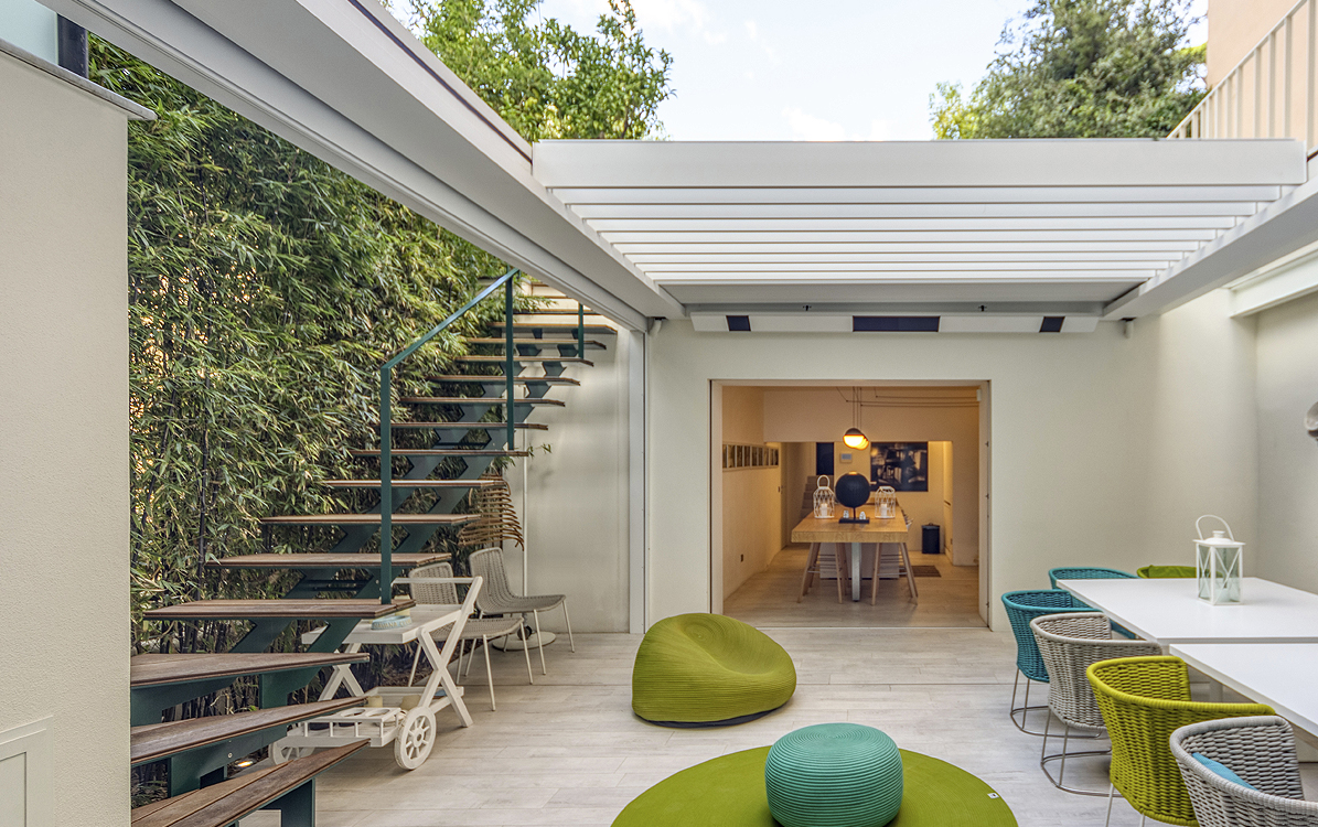 Pergolas à lames sur mesure à Maisse (91) - La Fermeture Parisienne project-slider-image