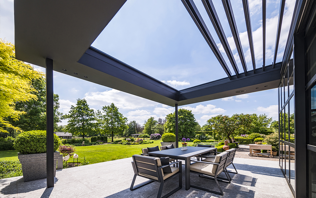 Pergolas bioclimatiques à Chilly-Mazarin (91) - La Fermeture Parisienne project-slider-image