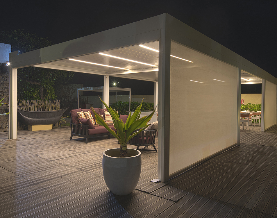 Pergolas bioclimatiques Algarve à Breux-Jouy (91) - La Fermeture Parisienne project-slider-image