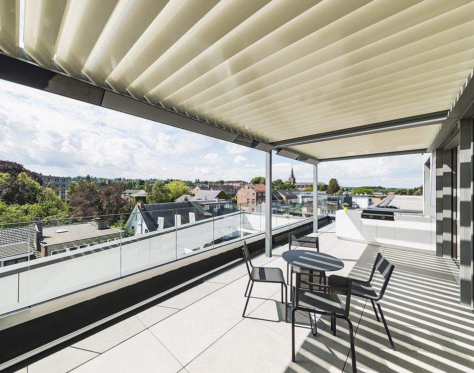 Pergolas bioclimatiques Algarve à Dourdan (91) - La Fermeture Parisienne project-slider-image