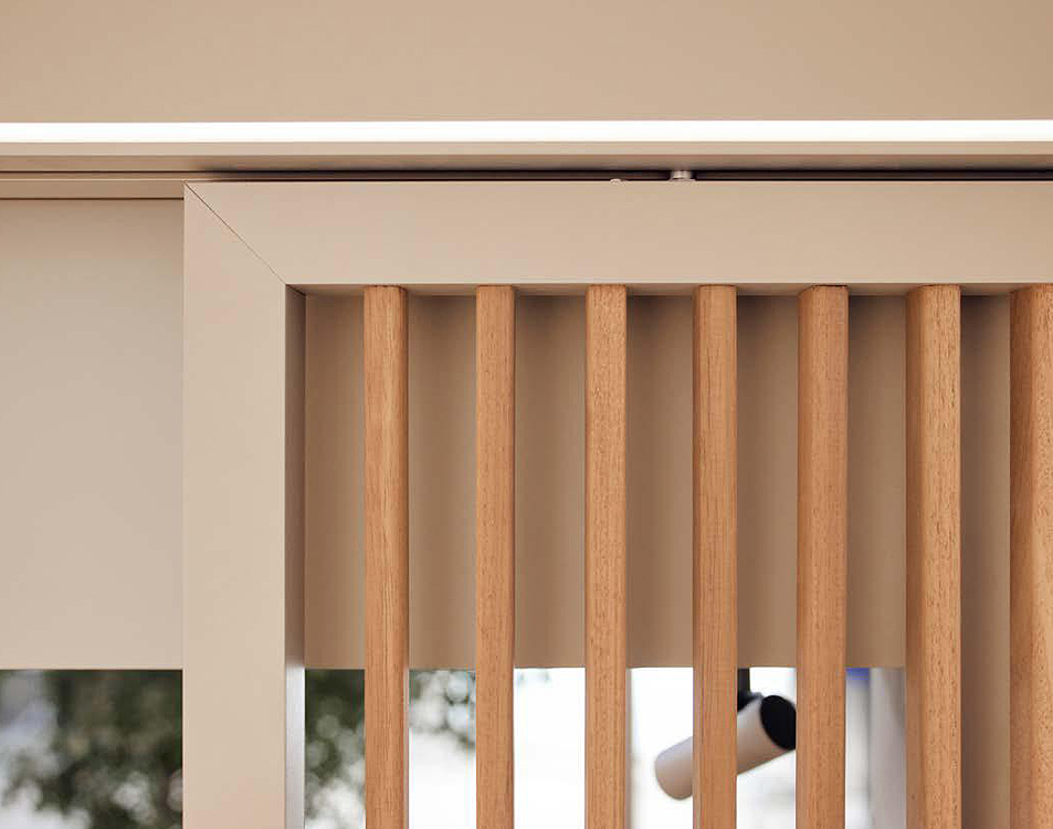 Pergolas haut de gamme à Coye-la-Forêt 80 - La Fermeture Parisienne project-slider-image