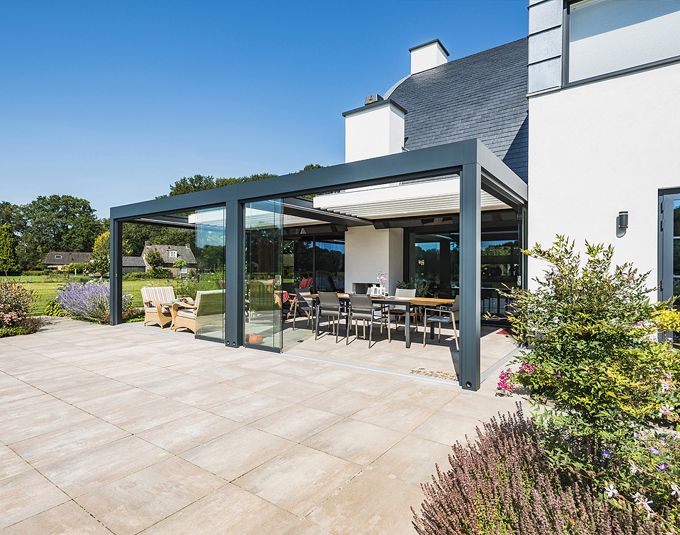 Pergolas bioclimatiques camargue-skye à Palaiseau (91) - La Fermeture Parisienne project-slider-image