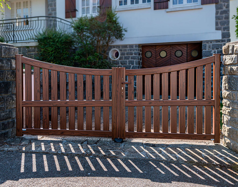 Portails battants aluminium à Wissous (91) - La Fermeture Parisienne project-slider-image